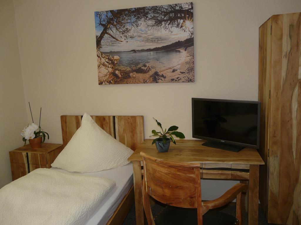 Hotel Kreuzbruchhof Burg Stargard Екстериор снимка